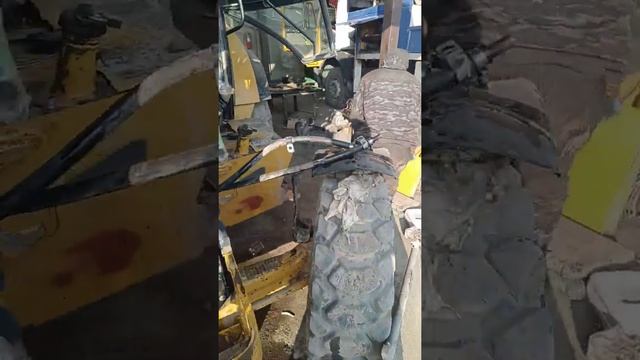 Снимаем двигатель с Ката 442е смотреть онлайн