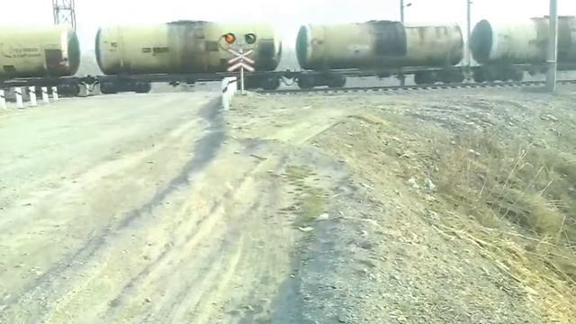 Электровоз 3ЭС5К-027 «Ермак» с наливным поездом.