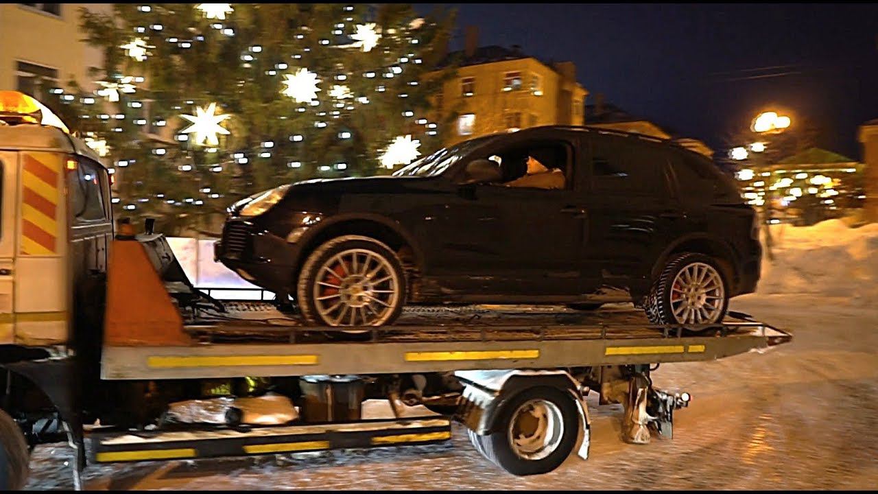 Дрифт вокруг Новогодней ёлки. Porsche Turbo S. Монстр 16. смотреть онлайн