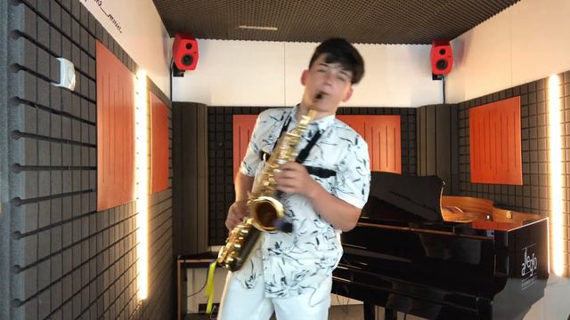 Sway - Saxophone cover by Peter Grigorian смотреть онлайн