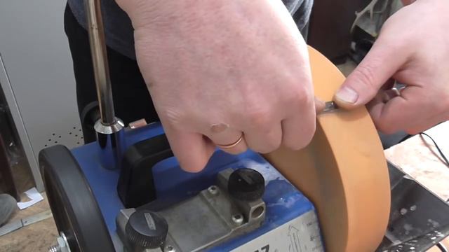 Tormek. Заточка кухонного ножа на новом круге от Grinderman. смотреть онлайн