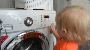 Включить стиральную машину сможет и ребёнок