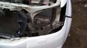 Toyota hilux Замена габаритной лампы со снятием фары.