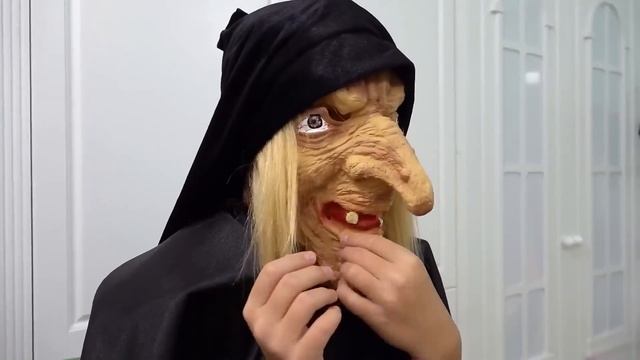 Who's At The Door? Kids Stories For Halloween From Sofia And Maks