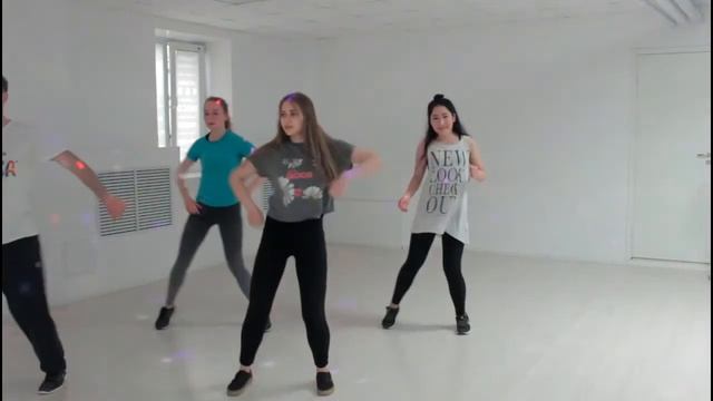 Zumba®Fitness // Время и Стекло - Наверно потому что смотреть онлайн