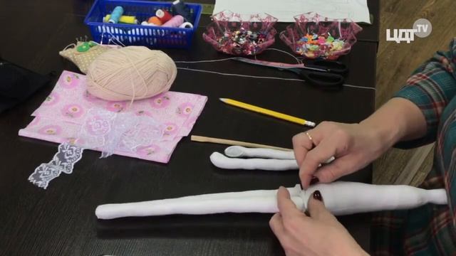 Мастер-класс 10.1 Изготовление куклы Тильда смотреть онлайн