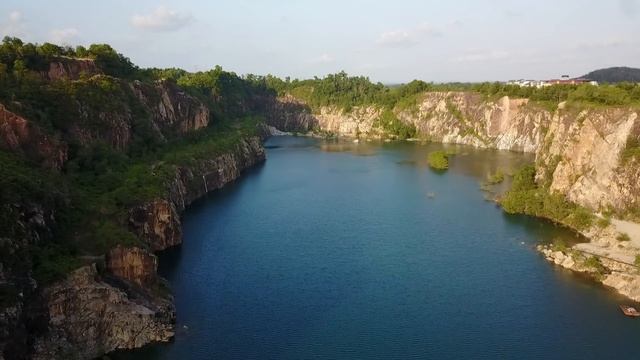 The Blue Lake at Bandar Seri Alam, Johor смотреть онлайн