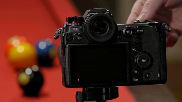LUMIX S1, S1R Tutorial 21: Stop Motion Animation смотреть онлайн