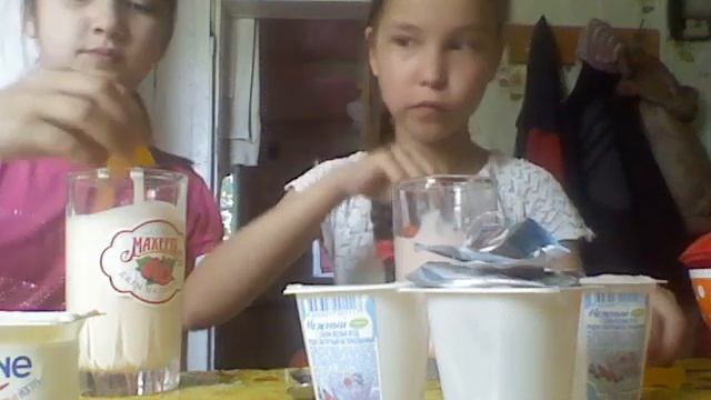 Делаем мороженое из простого йогурта. смотреть онлайн