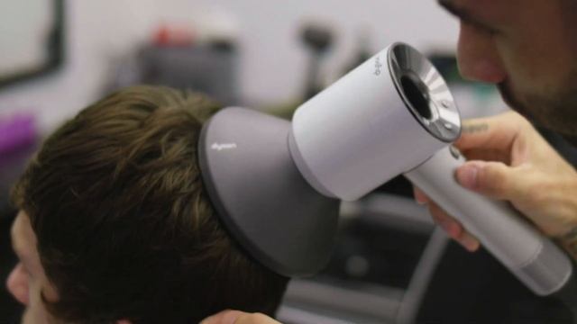 Видеопрофайл с топовым московским барбером смотреть онлайн