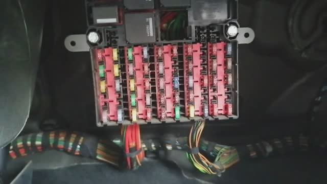 Где находятся предохранители Форд Фьюжен, замена предохранителя прикуривателя смотреть онлайн