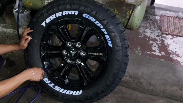 Monsta Terrain Gripper 285/60 R18 on 2023 Mitsubishi Strada @ RNH Tire Supply ? смотреть онлайн
