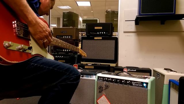 68 Fender Princeton Reverb custom Versus 65 Fender Princeton with Celestion Greenback смотреть онлайн