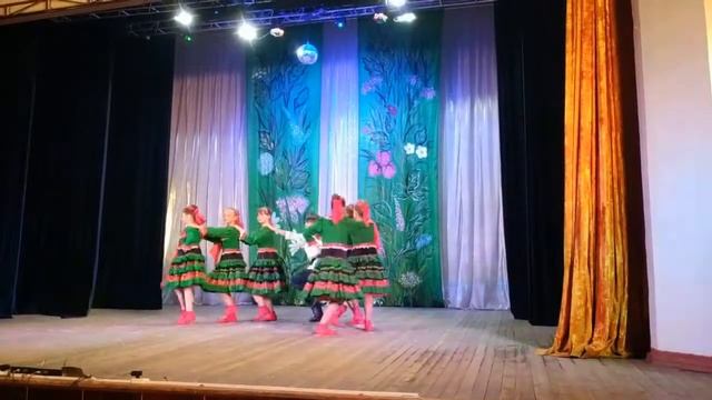 Выступление детской студии танца «Радуга детства» "Я на печке молотила" смотреть онлайн