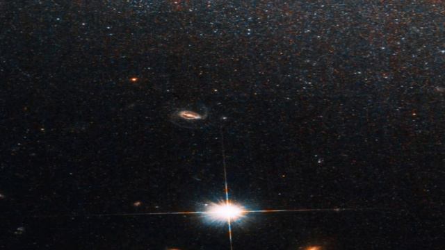 Hubble Space Telescope images a Dwarf Spiral смотреть онлайн