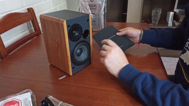 Desempaquetado EDIFIER R1280DBS. CHILE смотреть онлайн