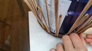 Шкатулка из газетных трубочек с узором. Плетение из бумажной лозы. Часть 1.