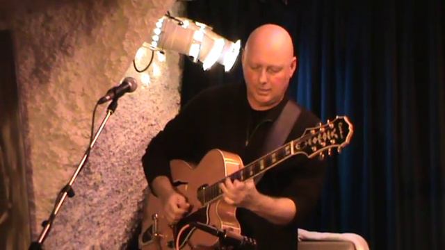 Magnolia in Muddys Club - JJ Cale after midnight live - guitar solo at 1.40 смотреть онлайн