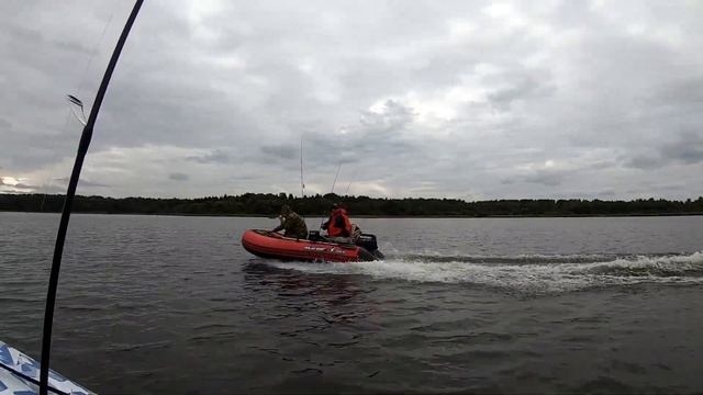Тест на скорость лодок и моторов YAMAHA 9.9 vs SUZUKI 9.9 смотреть онлайн