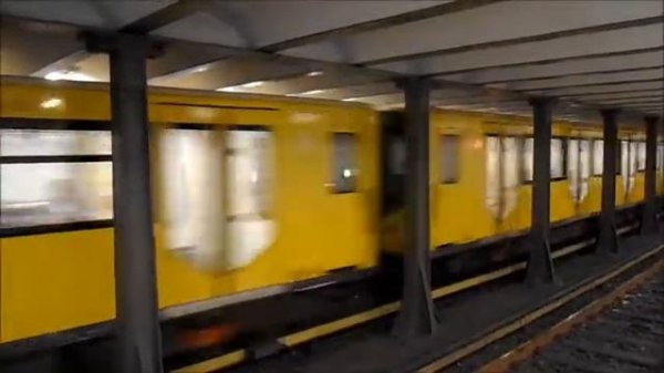 U-Bahn Berlin - U-Bahnhof Theodor-Heuss-Platz U2