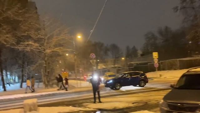 Один день в семье Ляпота ТВ! Первый снег глазами щенка и малышки Маруси