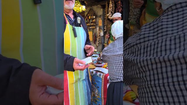 Ciccio d'mmustra a tavulata - Francesco ci mostra la tavolata смотреть онлайн