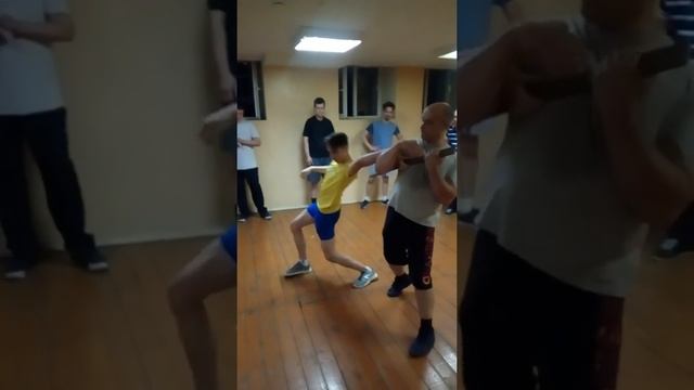 Рукопашный бой. Защита от палки. смотреть онлайн