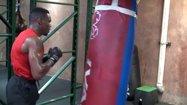 KeAndre Gibson working the heavy bag at the Roy Jones Jr. Fight Academy смотреть онлайн