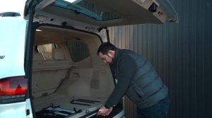 Відео посібник TOYOTA Land Cruiser. Випуск №12. Зняття запасного колеса.