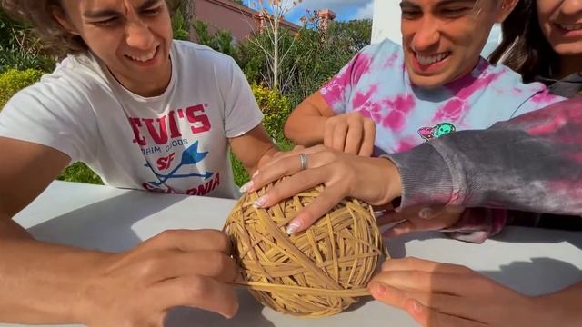 HACEMOS LA PELOTA DE BANDAS ELASTICAS MAS GRANDE DEL MUNDO !!! смотреть онлайн