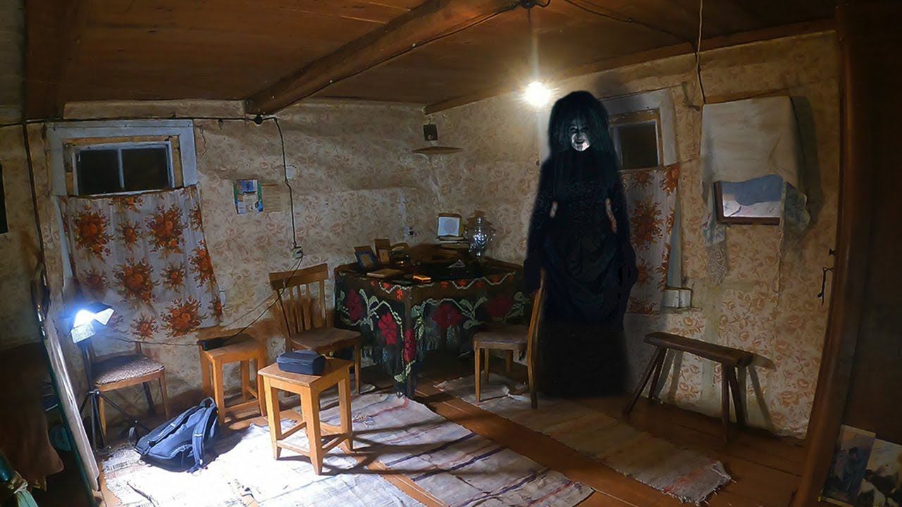 РЕАЛЬНЫЙ ПРИЗРАК ВЕДЬМЫ ПОЯВЛЯЕТСЯ ЗДЕСЬ В 00:00 THE REAL GHOST OF THE WITCH APPEARS HERE AT 00:00 смотреть онлайн