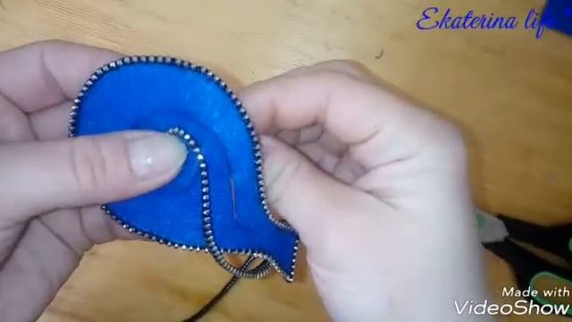 Брошь из фетра и молнии, апликация из фетра, брошь с цветком