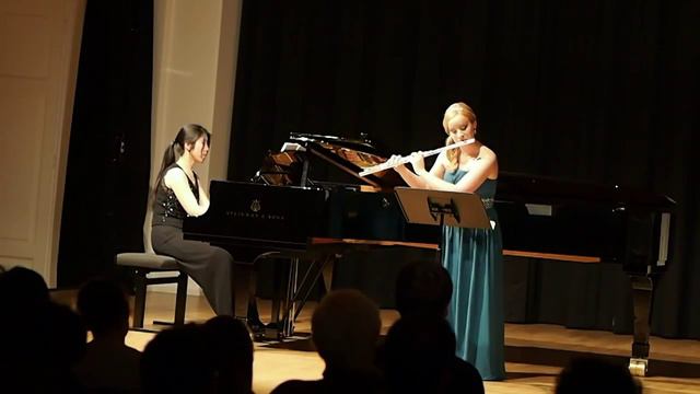 F. Poulenc - Flute Sonata, 1. Allegretto malincolico смотреть онлайн