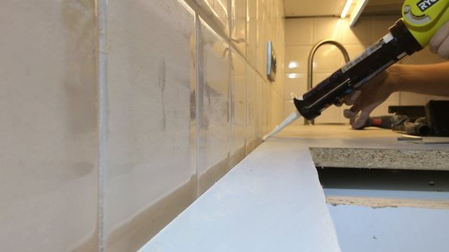 Ryobi Cordless Caulking Gun смотреть онлайн