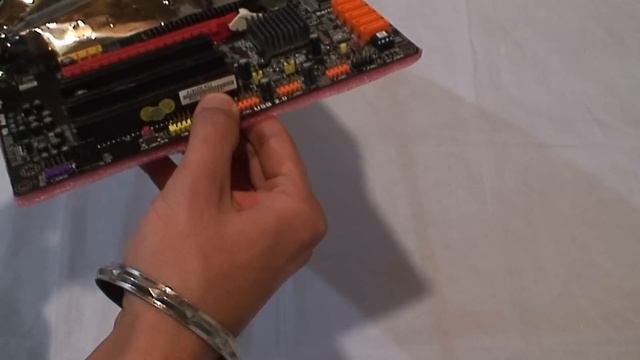 ECS A785GM AD3 Motherboard Unboxing Video смотреть онлайн