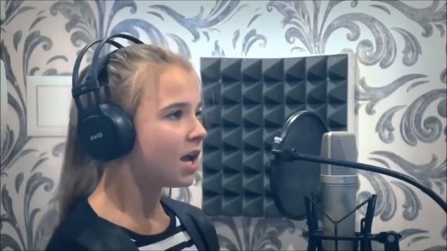 У Девочки безумно красивый голос ШОК перепела смотреть онлайн