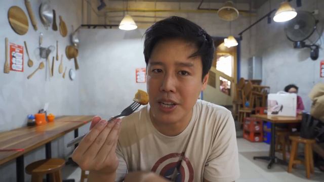 Jakarta Indonesia OLD Chinatown vs NEW Chinatown | Glodok & PIK Street Food Tour смотреть онлайн