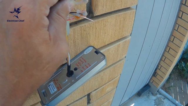 Монтаж вызывной панели. Как нужно делать домофон в загородном доме.