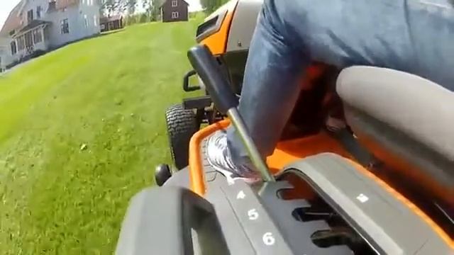 Трактор Husqvarna установленный на крыле рычаг регулировки высоты стрижки газона смотреть онлайн