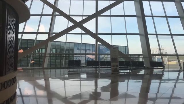 Баку, транзитная зона аэропорта Гейдара Алиева. Обзор по перелету Из Минска в Дубай через Баку. смотреть онлайн