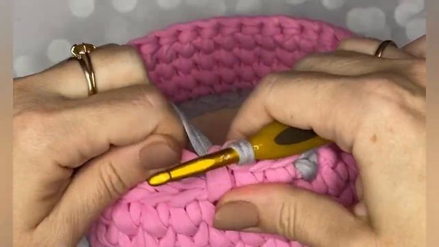 ВЯЖЕМ КОРЗИНУ ПРОСТЫМ ЖАККАРДОМ?ОТ ОБВЯЗКИ ДОНЫШКА ДО ГОТОВОЙ КОРЗИНЫ! Особенности жаккарда смотреть онлайн