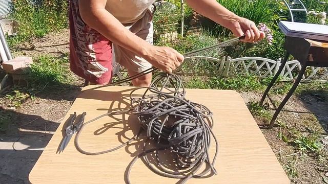 Взял фанеру с верёвкой и сделал для хозяйства самоделку своими руками. Получилась подвесная полка. смотреть онлайн