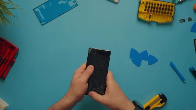 Как заменить экран любого Google Pixel или iPhone своими руками? смотреть онлайн