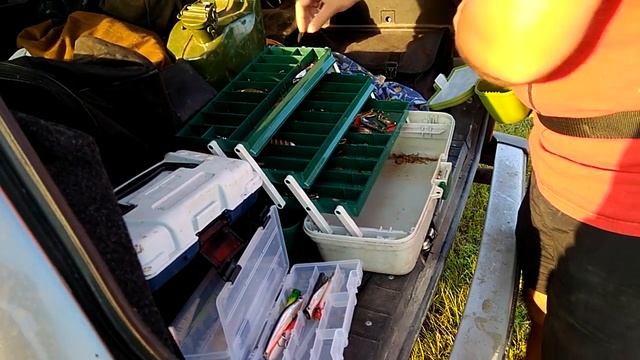 Обзор бюджетной коробки спиннингиста Condor 5010.Очень удобно для ловли хищника с берега. смотреть онлайн