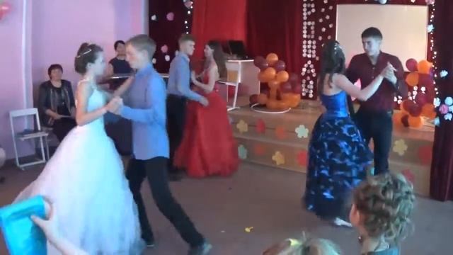 Вальс - поздравление на выпускной бал 4 классу смотреть онлайн