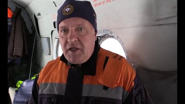 Спасатели МЧС Хакасии с вертолета проверили состояние рек смотреть онлайн