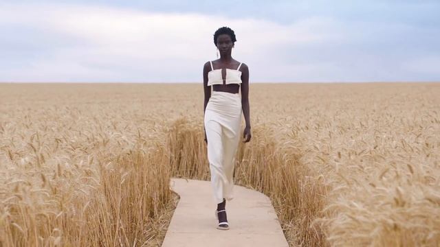 JACQUEMUS. IN THE COUNTRYSIDE! MOODBOARD WHEAT IN FASHION By Loic Prigent смотреть онлайн