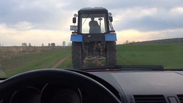 мазда 3 на тракторе смотреть онлайн