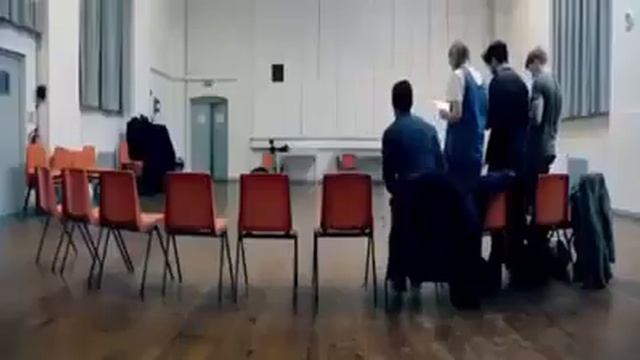 Пять обезьян и банан смотреть онлайн