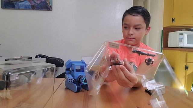 Toy Review of TOWER BATTLE ZED Roblox action collection. смотреть онлайн